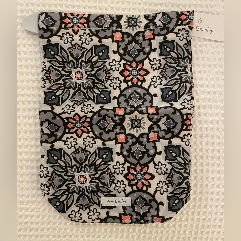 NWT Vera Bradley Small Ditty Bag in Lisbon Medallion